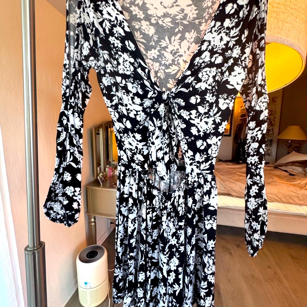 Easel Black and White Floral Long Sleeve Dress